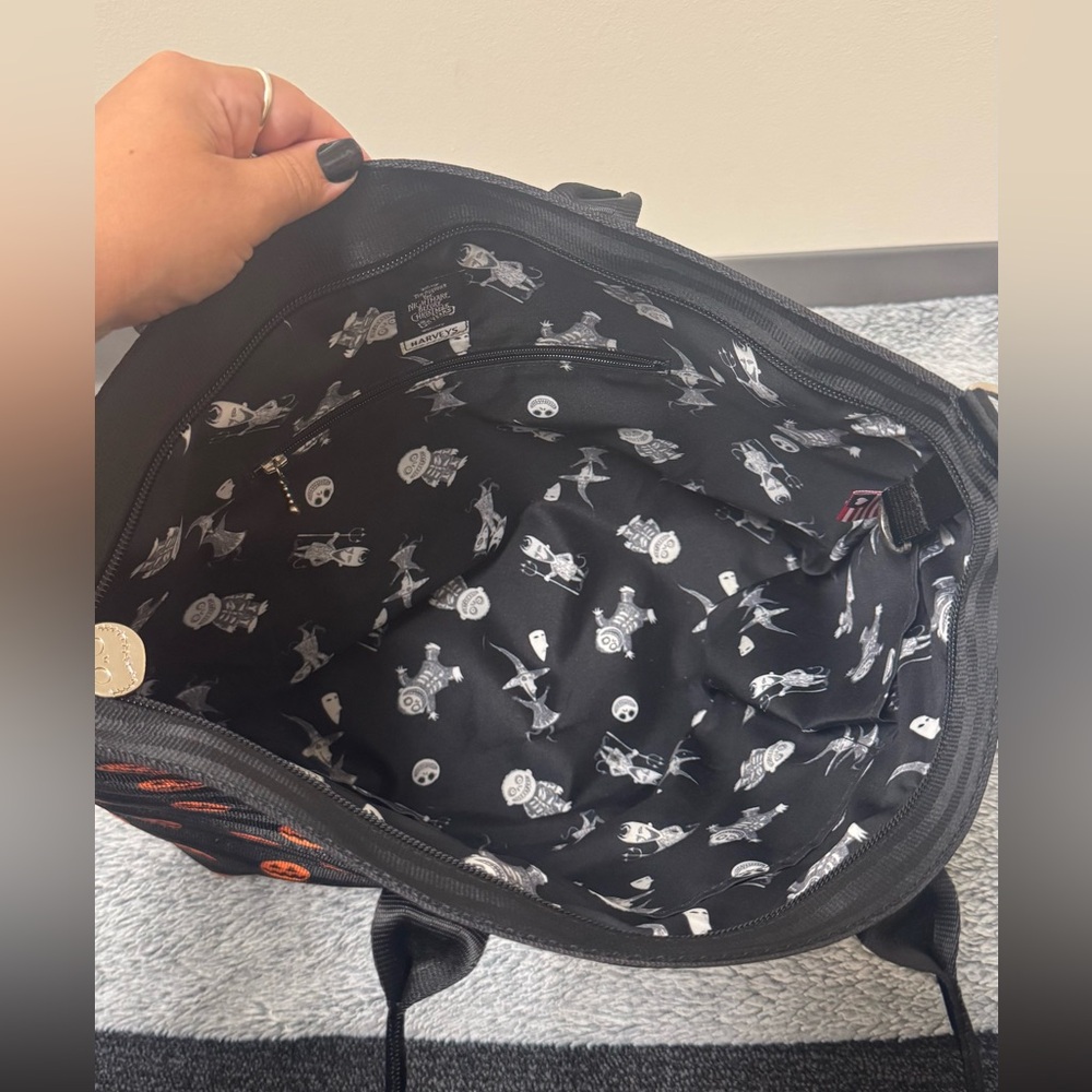 Harvey’s Seatbelt Bag Disney Nightmare Before Christmas - Picture 12 of 12